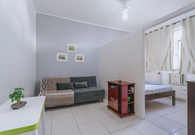 Apartment in Rio de Janeiro - Studio com Wi-Fi e Ar a 45m da Praia de Copacabana Apartment in Rio de Janeiro - Studio com Wi-Fi e Ar a 45m da Praia de Copacabana