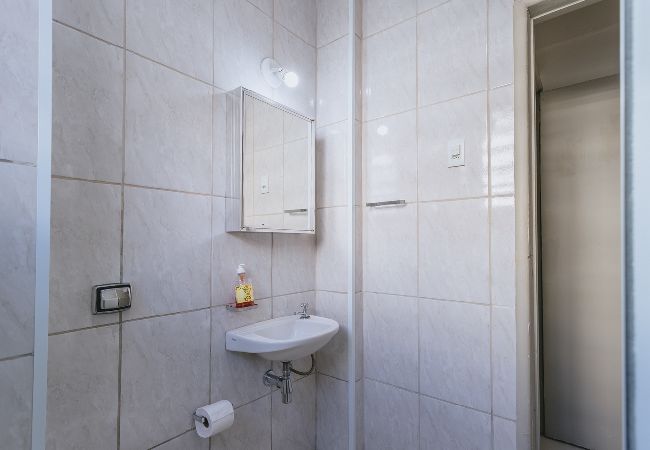 Apartment in Rio de Janeiro - Studio com Wi-Fi e Ar a 45m da Praia de Copacabana Apartment in Rio de Janeiro - Studio com Wi-Fi e Ar a 45m da Praia de Copacabana