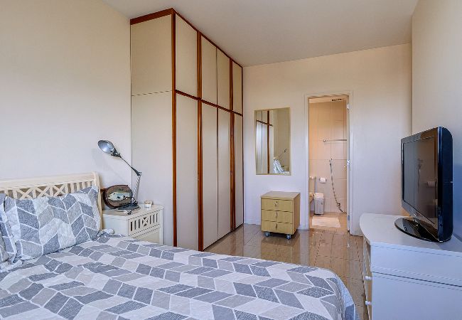 Apartment in Rio de Janeiro - Barra da Tijuca: Vista Mar, Lazer e Garagem Apartment in Rio de Janeiro - Barra da Tijuca: Vista Mar, Lazer e Garagem