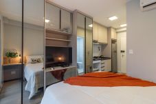 Studio in São Paulo - YCP 704 Pool, balcony and gym