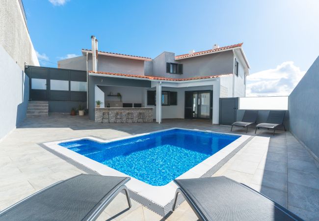 Terraced House in Caniço - Breeze House 1 by Atlantic Holiday