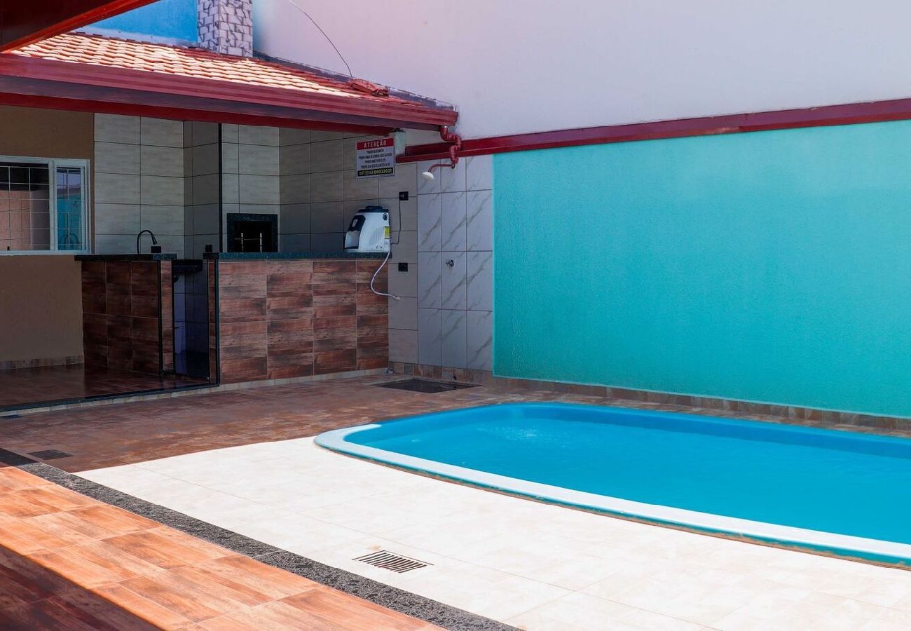 House in Iturama - Casa Amaral: Pet-Friendly com piscina p 10 pessoas