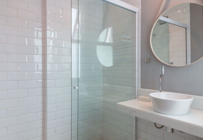 Apartment in Rio de Janeiro - Charming Barra 1min from the beach | LC201B Apartment in Rio de Janeiro - Charming Barra 1min from the beach | LC201B