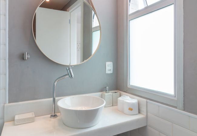 Apartment in Rio de Janeiro - Charming Barra 1min from the beach | LC201B Apartment in Rio de Janeiro - Charming Barra 1min from the beach | LC201B