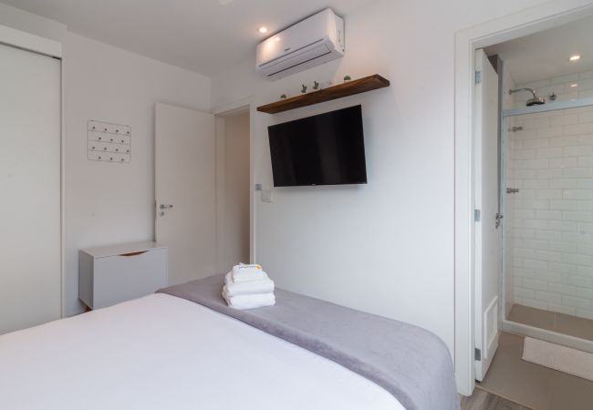 Apartment in Rio de Janeiro - Charming Barra 1min from the beach | LC201B Apartment in Rio de Janeiro - Charming Barra 1min from the beach | LC201B