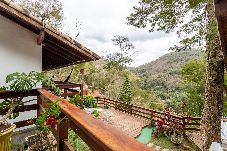 House in Petrópolis - Casa Valle: Churrasqueira, Lareira Externa e Vista