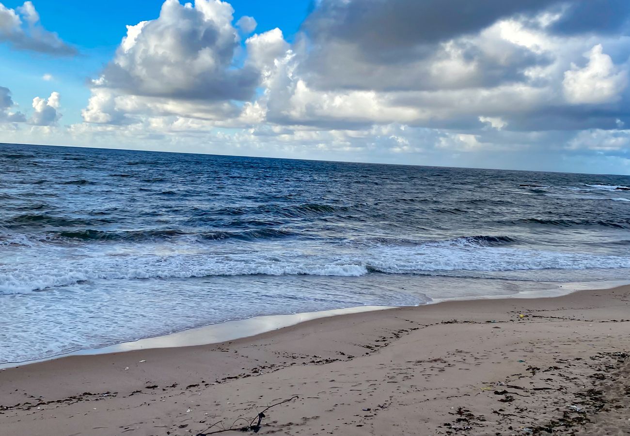 Apartment in Salvador - Flat Beira-Mar com Varanda, Piscina e Academia Apartment in Salvador - Flat Beira-Mar com Varanda, Piscina e Academia