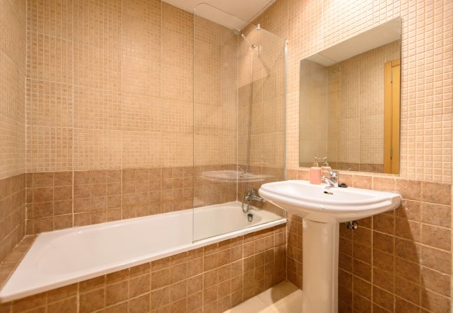 Apartment in Madrid - 2-Bedroom Apartment Steps Away from Gran Vía: Live in the Heart of Madrid Apartment in Madrid - 2-Bedroom Apartment Steps Away from Gran Vía: Live in the Heart of Madrid