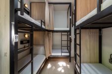 Rent by room in Rio de Janeiro - Hostel Leblon - 6-bed female shared room