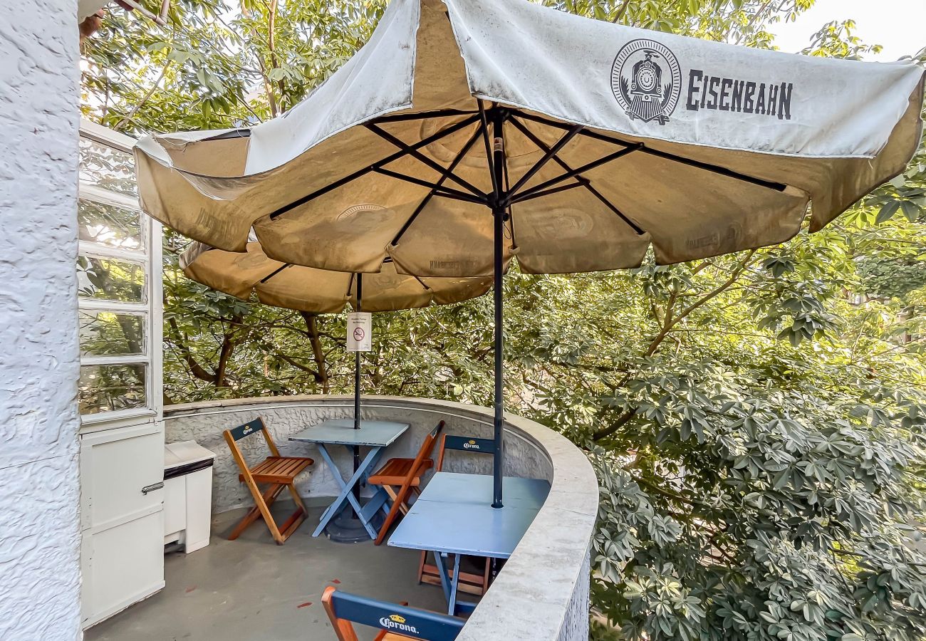 Rent by room in Rio de Janeiro - Hostel Leblon - private room with 4 beds