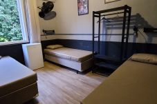 Rent by room in Rio de Janeiro - Hostel Leblon a 1 Minute from the Beach | HL-PV-Q4