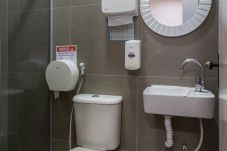 Rent by room in Rio de Janeiro - Hostel Leblon - private triple suite