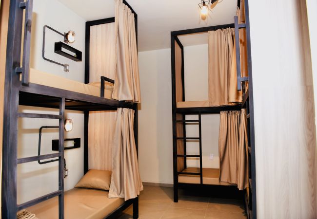 Rent by room in Rio de Janeiro - Hostel Leblon - 12-bed mixed shared room