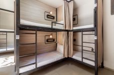 Rent by room in Rio de Janeiro - Hostel Leblon - 12-bed mixed shared room