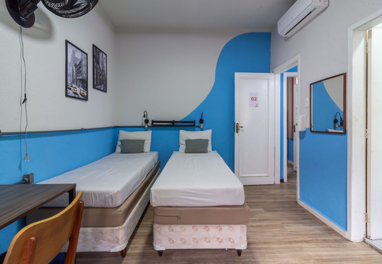 Rent by room in Rio de Janeiro - Hostel Leblon - private double suite
