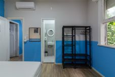 Rent by room in Rio de Janeiro - Hostel Leblon - private double suite