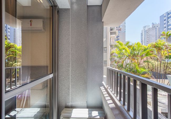 Apartment in São Paulo - Flat na Vila Mariana c varanda próx ao metrô Apartment in São Paulo - Flat na Vila Mariana c varanda próx ao metrô