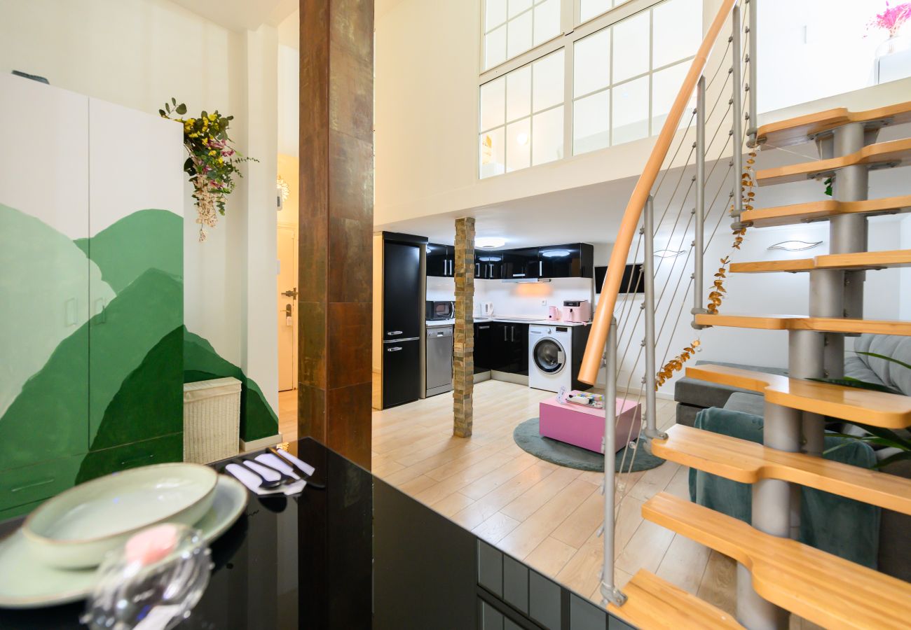 Apartment in Madrid - Modern 1-bedroom duplex with all amenities in the centre of Madrid 