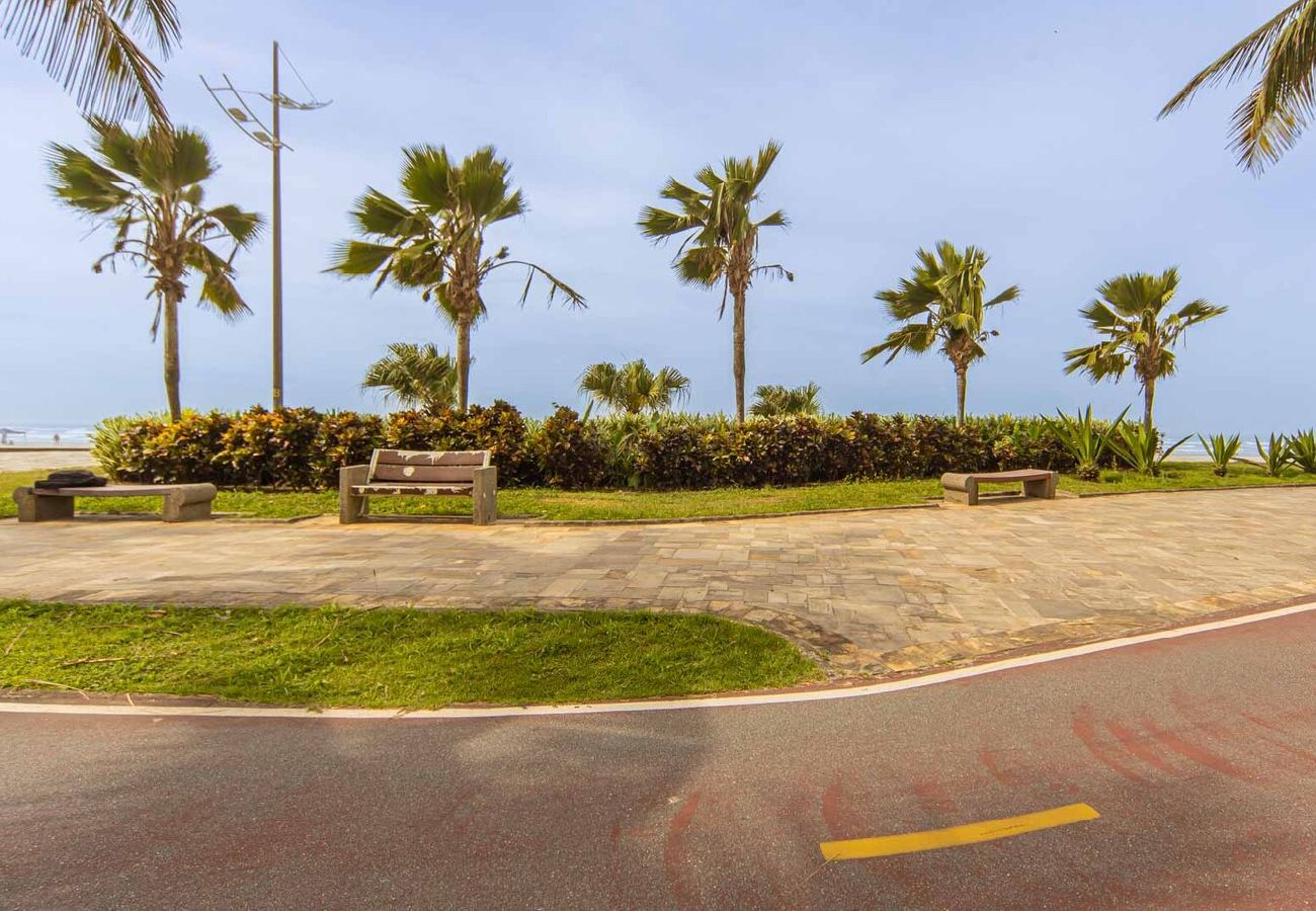 Apartment in Praia Grande - Apto Beira-mar c/ Vista Lateral e Garagem Apartment in Praia Grande - Apto Beira-mar c/ Vista Lateral e Garagem
