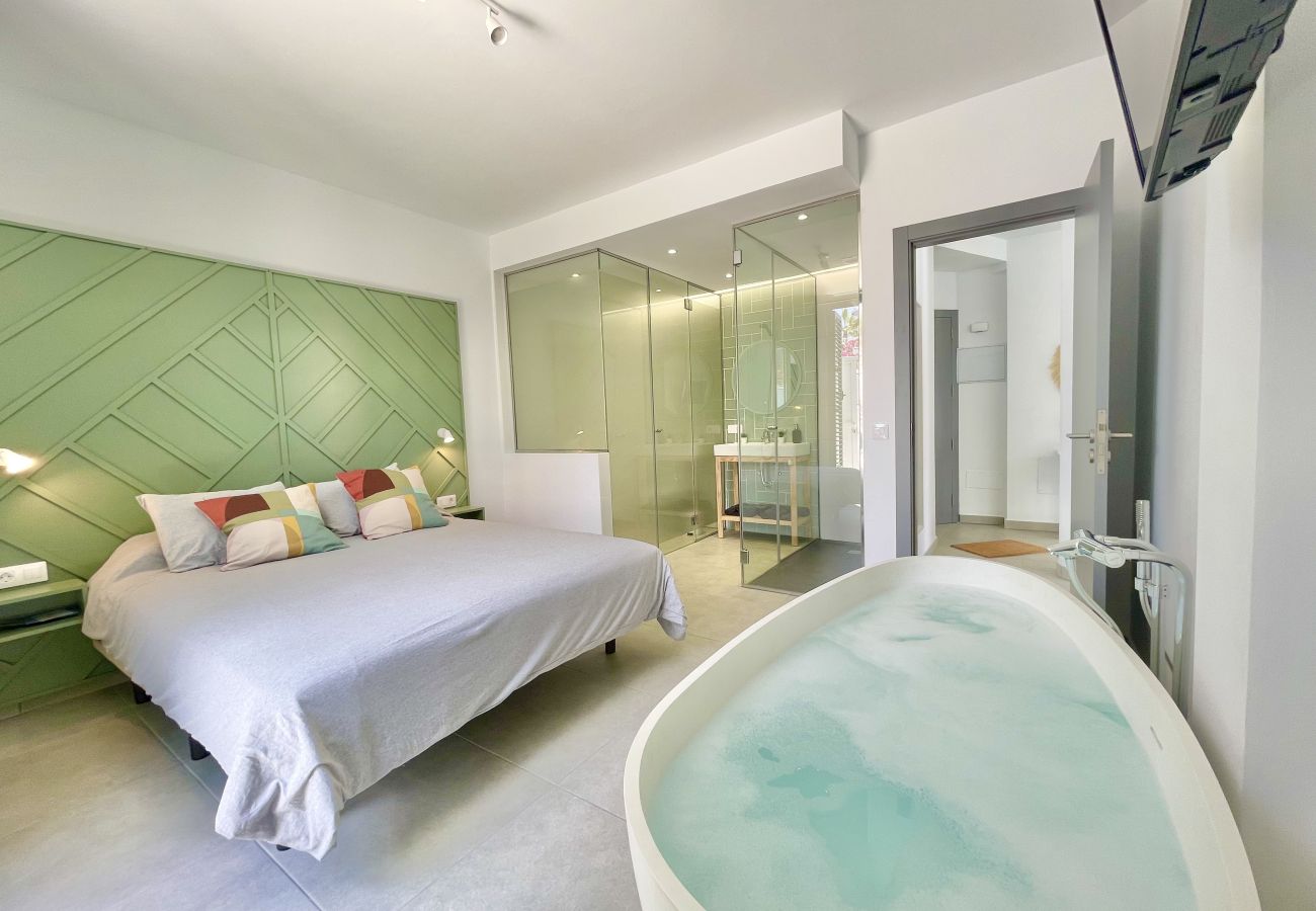 Apartment in Guía de Isora - Luxurious Apartment in Guía de Isora with Pool and Barbecue Apartment in Guía de Isora - Luxurious Apartment in Guía de Isora with Pool and Barbecue