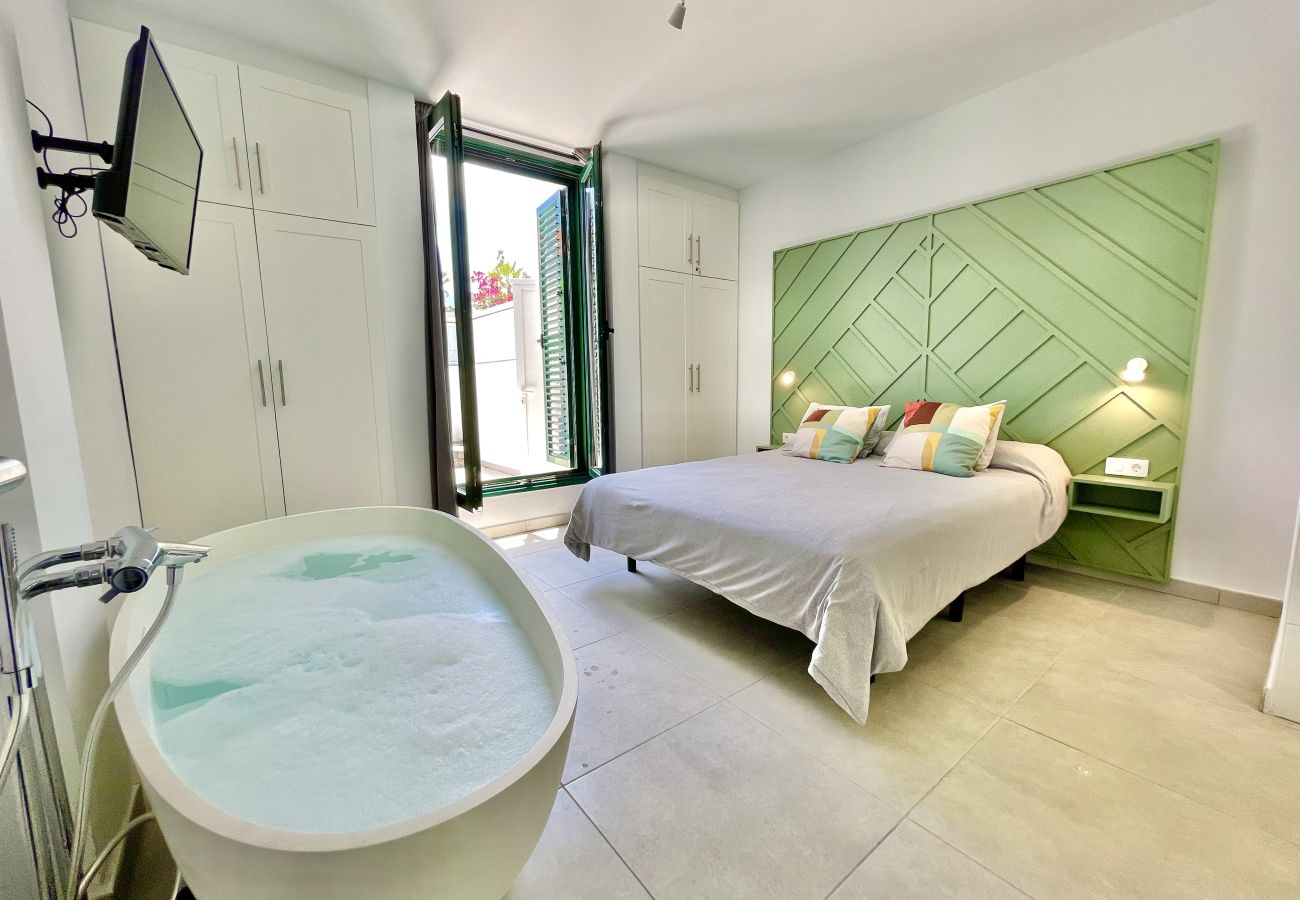 Apartment in Guía de Isora - Luxurious Apartment in Guía de Isora with Pool and Barbecue Apartment in Guía de Isora - Luxurious Apartment in Guía de Isora with Pool and Barbecue