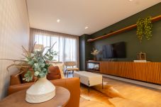 Apartment in Gramado - NOVO! Apto moderno (2 suítes) a 600m da Rua Coberta!