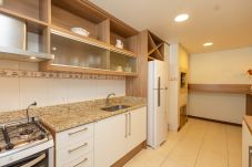Apartment in Gramado - Apto amplo 2D (banho social+lavabo) no coração de Gramado!
