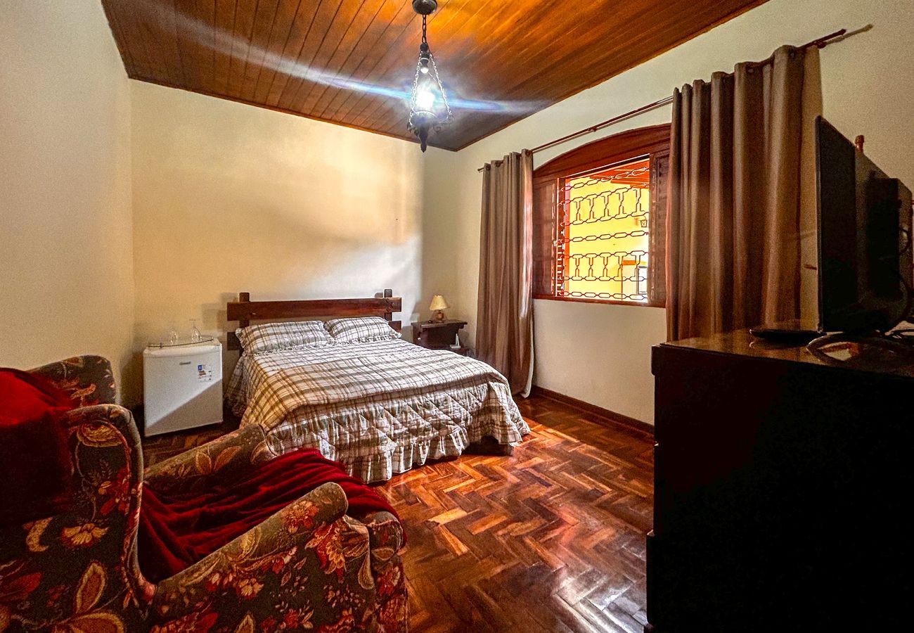 House in Campos do Jordão - Casa com Wi-Fi, Garagem em Jaguaribe