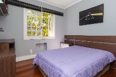 Apartment in Porto Alegre - Apartamento Climatizado com Garagem e Wi-Fi