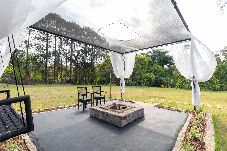 Chalet in Bragança Paulista - Aconchego Casa 01: Ofurô, Lareira e Sala de Cinema