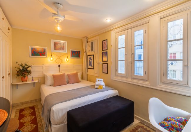 Studio in Rio de Janeiro - Boutique studio 4 minutes from Copacabana Beach | JC702B