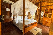 Apartment in Salvador - Bangalô à beira da lagoa, 200m da Praia - Corumbau