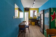 Rent by room in Rio de Janeiro - Hostel Leblon - Private Quadruple Room