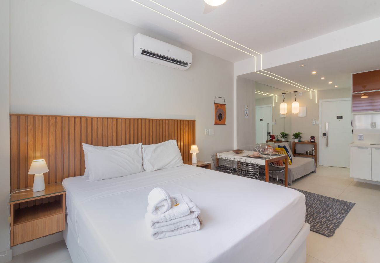 Apartment in Rio de Janeiro - 8 minutes from Copacabana Beach | B703