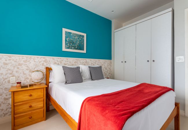 Apartment in Rio de Janeiro - 5 minutes from Copacabana Beach | BR1105