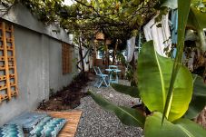 House in Rio de Janeiro - Flor e Fruto Retreat - Little Flower House