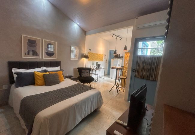 House in Rio de Janeiro - Flor e Fruto Retreat - Little Fruit House