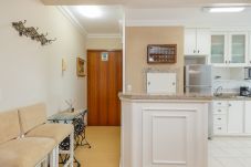 Apartment in Gramado - Ap 3D na av Borges de Medeiros (3 banheiros, 2 vagas)