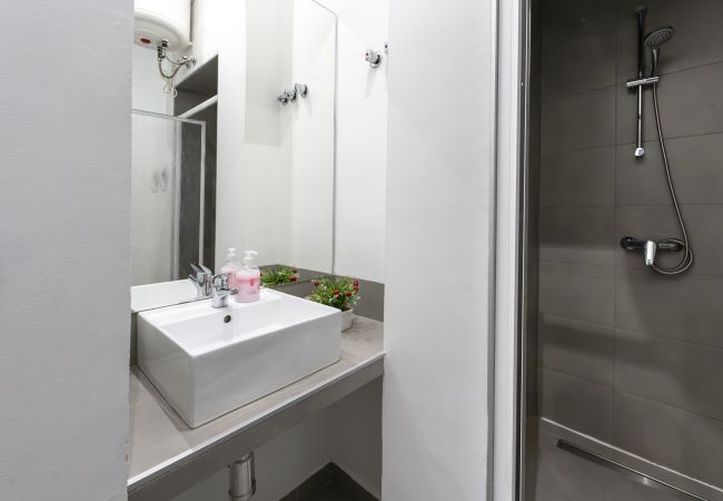 Apartamento en Madrid - Modern Madrid Downtown Puerta Del Sol M (PRE2B) Apartamento en Madrid - Modern Madrid Downtown Puerta Del Sol M (PRE2B)