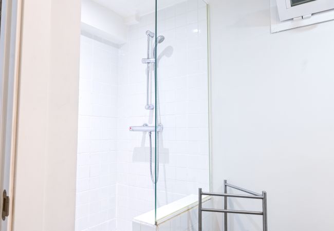 Apartamento en Madrid - GARDEN House Downtown MADRID CENTRO-IFEMA-AEROPUERTO. 2 ROOMS 6 PAX GARDEN Apartamento en Madrid - GARDEN House Downtown MADRID CENTRO-IFEMA-AEROPUERTO. 2 ROOMS 6 PAX GARDEN