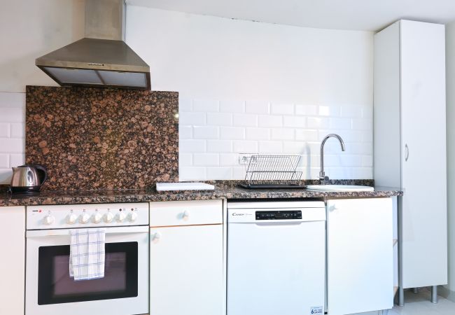 Apartamento en Madrid - GARDEN House Downtown MADRID CENTRO-IFEMA-AEROPUERTO. 2 ROOMS 6 PAX GARDEN Apartamento en Madrid - GARDEN House Downtown MADRID CENTRO-IFEMA-AEROPUERTO. 2 ROOMS 6 PAX GARDEN