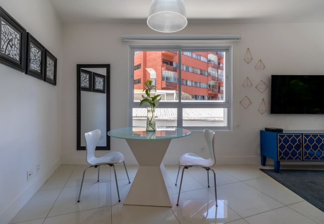 Estudio en São Paulo - STUDIO AVANHANDAVA EN EL CORAZÓN DEL BAJO AUGUSTA Estudio en São Paulo - STUDIO AVANHANDAVA EN EL CORAZÓN DEL BAJO AUGUSTA