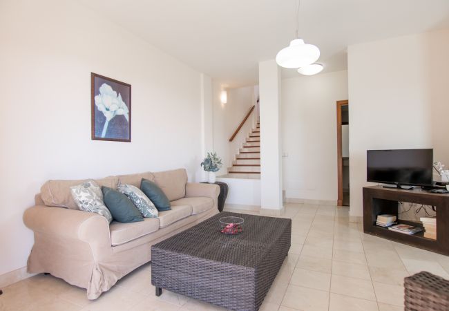 Villa en San Bartolomé de Tirajana - HomeForGuest Salobre Golf Villa, piscina, wifi, vistas impresionantes Villa en San Bartolomé de Tirajana - HomeForGuest Salobre Golf Villa, piscina, wifi, vistas impresionantes