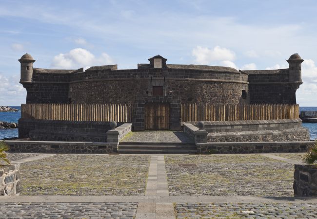 Apartamento en Santa Cruz de Tenerife - HomeForGuest Design Attic Apartment, FREE parking Apartamento en Santa Cruz de Tenerife - HomeForGuest Design Attic Apartment, FREE parking