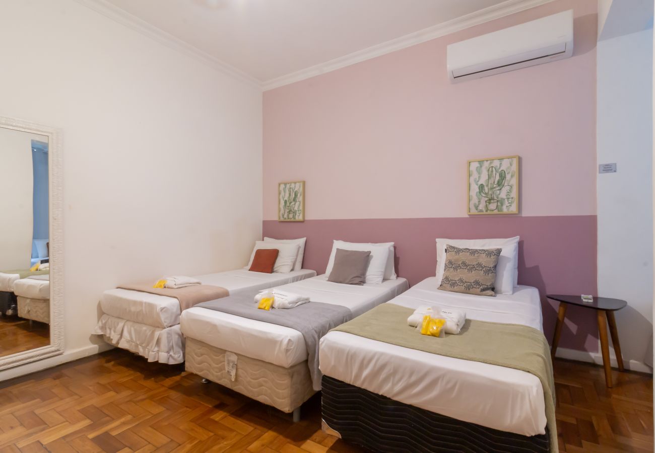 Apartamento en Rio de Janeiro - A 2 minutos de la playa de Copacabana | A306 Apartamento en Rio de Janeiro - A 2 minutos de la playa de Copacabana | A306