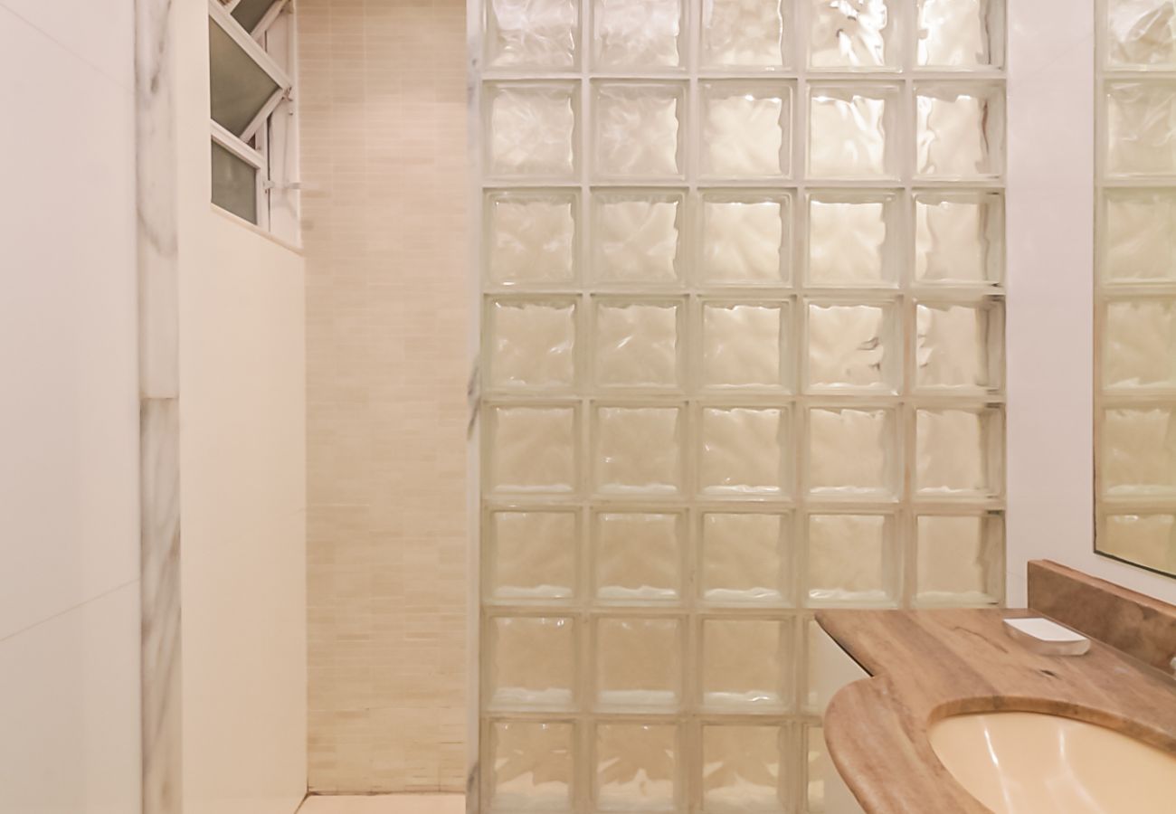 Apartamento en Rio de Janeiro - A 2 minutos de la playa de Copacabana | A306 Apartamento en Rio de Janeiro - A 2 minutos de la playa de Copacabana | A306