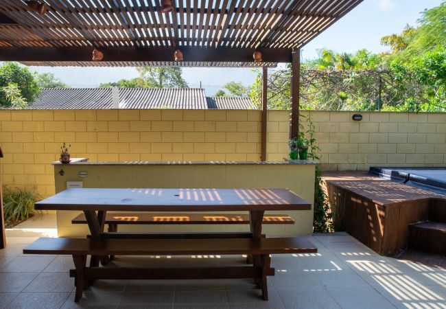Casa en São Sebastião - Casa c Wi-Fi, jacuzzi e churrasqueira em Guaecá/SP Casa en São Sebastião - Casa c Wi-Fi, jacuzzi e churrasqueira em Guaecá/SP