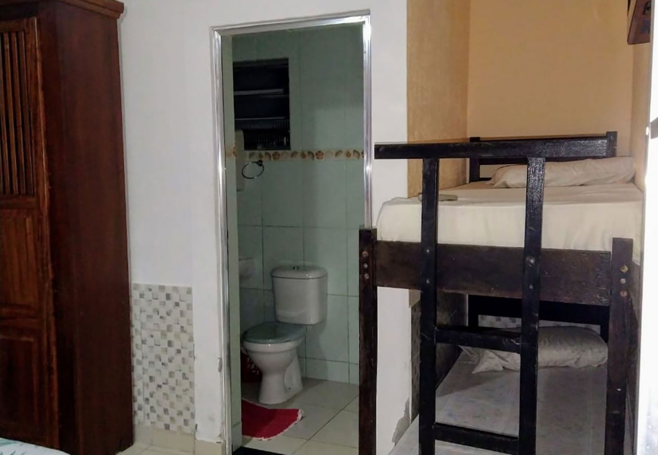 Alquiler por habitaciones en Caraguatatuba - Suíte 10 com wifi a 4 min da praia em Caraguá Alquiler por habitaciones en Caraguatatuba - Suíte 10 com wifi a 4 min da praia em Caraguá