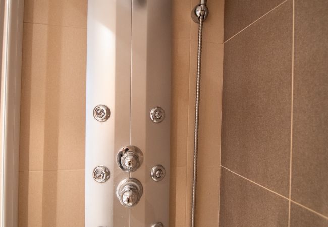 Apartamento en Madrid - M (JMC 5) BERNABEU R. MADRID STADIUM APARTMENT 1 ROOM 2 PAX PARKING  - MADRID BUSINESS CENTER Apartamento en Madrid - M (JMC 5) BERNABEU R. MADRID STADIUM APARTMENT 1 ROOM 2 PAX PARKING  - MADRID BUSINESS CENTER