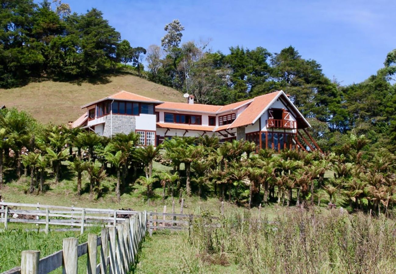 Casa rural en Cunha - Chácara com Wi-Fi, churrasqueira e lazer em Cunha Casa rural en Cunha - Chácara com Wi-Fi, churrasqueira e lazer em Cunha